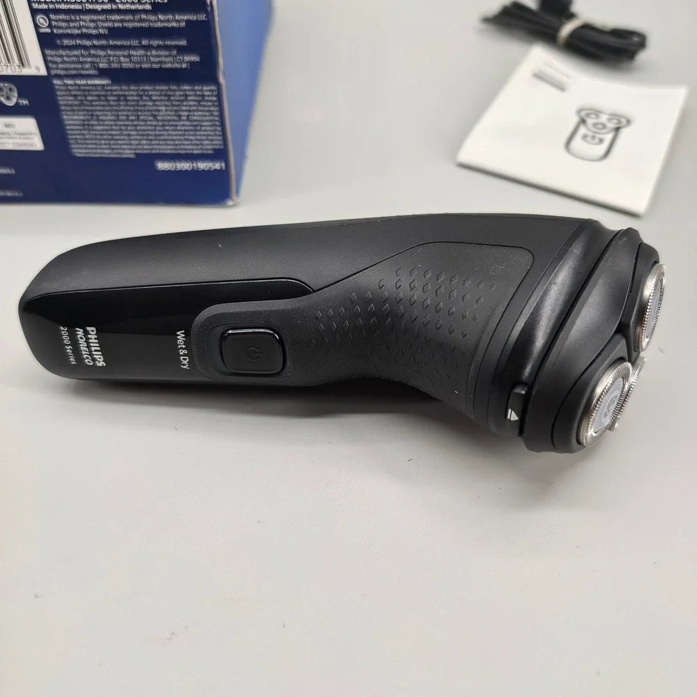 Philips Norelco Shaver 2400 X3001/90 2000 Series Wet Dry Electric Razor